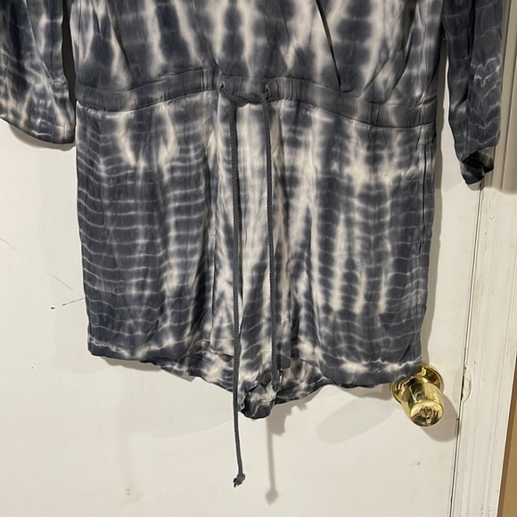 Cloth & Stone Romper Women's V Neck 3/4 Sleeve Small - Picture 3 of 9